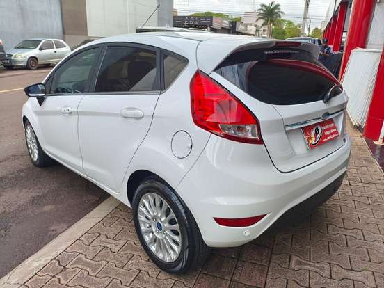 FORD-FIESTA-2015