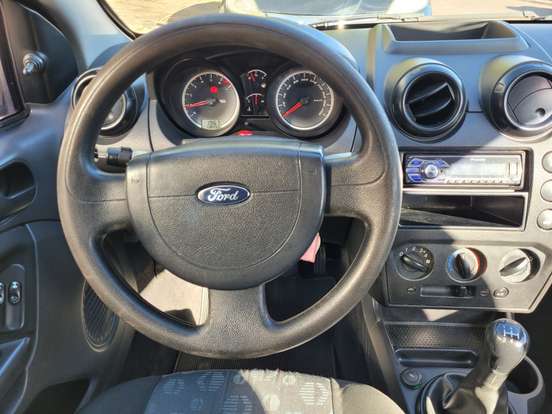 FORD-FIESTA-2013