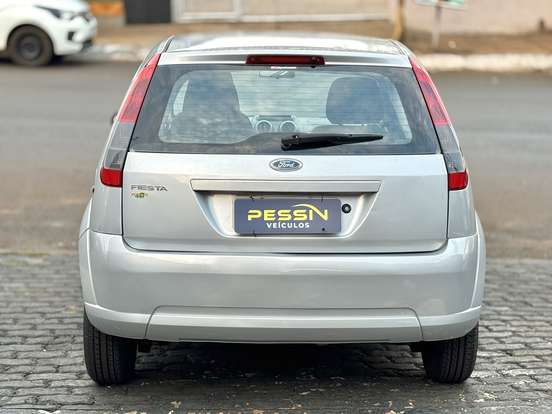FORD-FIESTA-2014