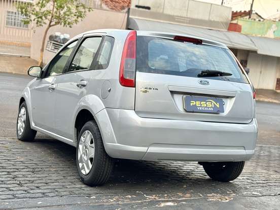 FORD-FIESTA-2014