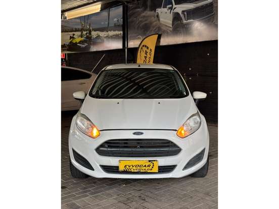FORD-FIESTA-2015