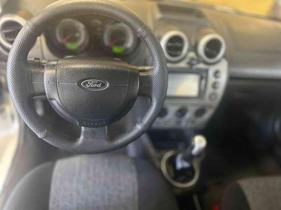 FORD-FIESTA-2013