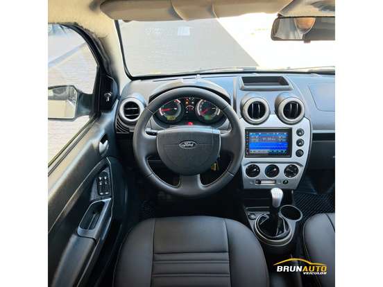 FORD-FIESTA-2013