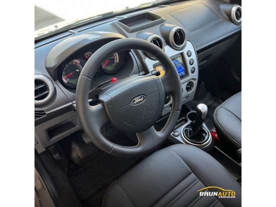 FORD-FIESTA-2013
