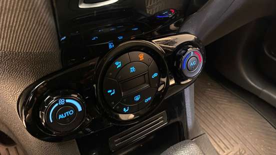 FORD-FIESTA-2016