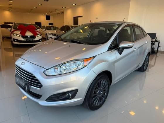 FORD FIESTA 1.6 TITANIUM SEDAN 16V FLEX 4P POWERSHIFT