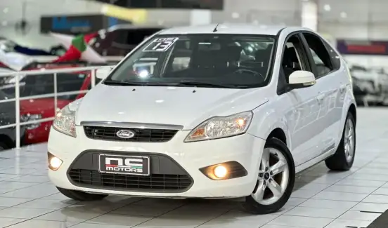 FORD-FOCUS-2012