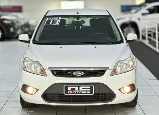 FORD-FOCUS-2012