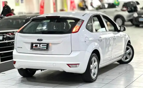 FORD-FOCUS-2012
