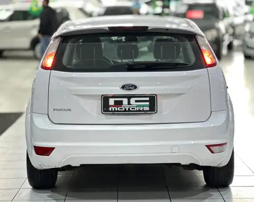 FORD-FOCUS-2012
