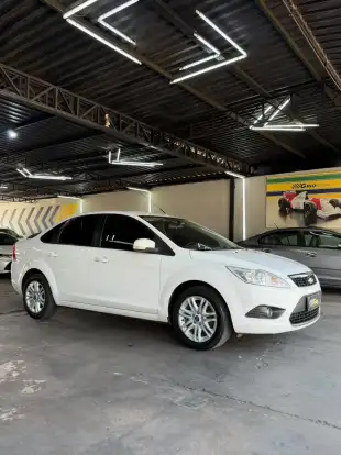 FORD-FOCUS-2011