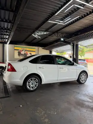 FORD-FOCUS-2011