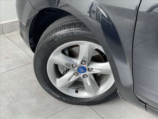 FORD-FOCUS-2013