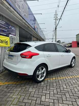 FORD-FOCUS-2017