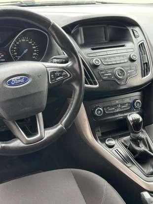 FORD-FOCUS-2017