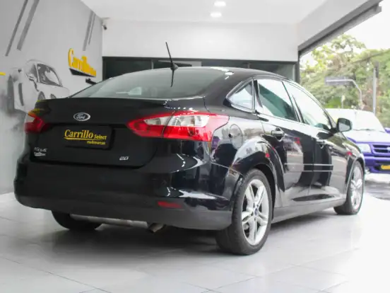 FORD-FOCUS-2.0 SE PLUS SEDAN 16V FLEX 4P AUTOMÁTICO FORD-FOCUS-2014
