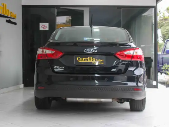 FORD-FOCUS-2.0 SE PLUS SEDAN 16V FLEX 4P AUTOMÁTICO FORD-FOCUS-2014