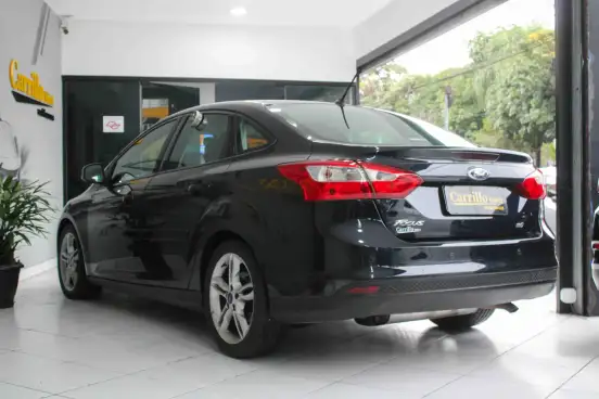 FORD-FOCUS-2014