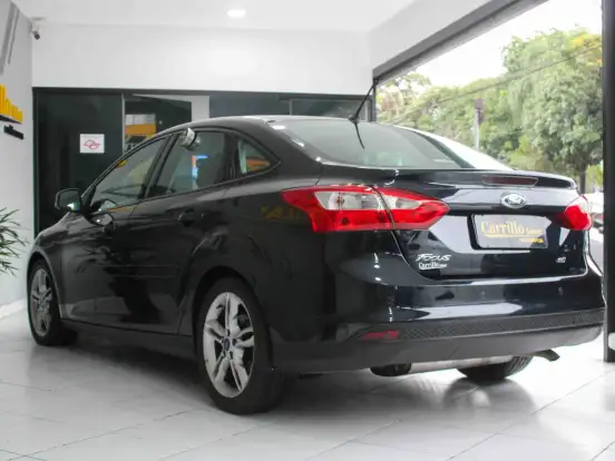 FORD-FOCUS-2.0 SE PLUS SEDAN 16V FLEX 4P AUTOMÁTICO FORD-FOCUS-2014