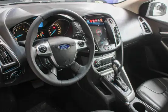 FORD-FOCUS-2014