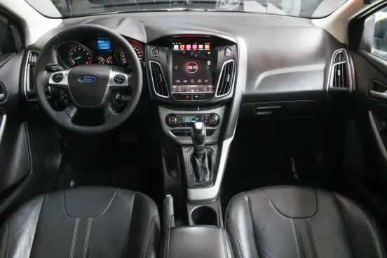 FORD-FOCUS-2014