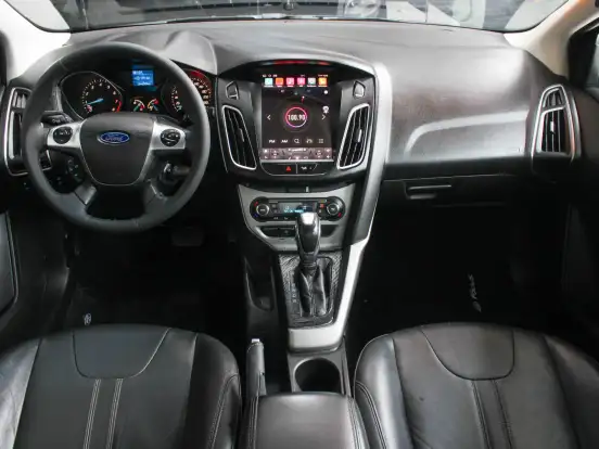 FORD-FOCUS-2.0 SE PLUS SEDAN 16V FLEX 4P AUTOMÁTICO FORD-FOCUS-2014