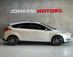 FORD FOCUS 2.0 TITANIUM 16V FLEX 4P POWERSHIFT FORD FOCUS 2.0 TITANIUM 16V FLEX 4P POWERSHIFT