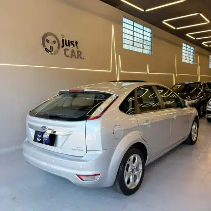 FORD-FOCUS-2013