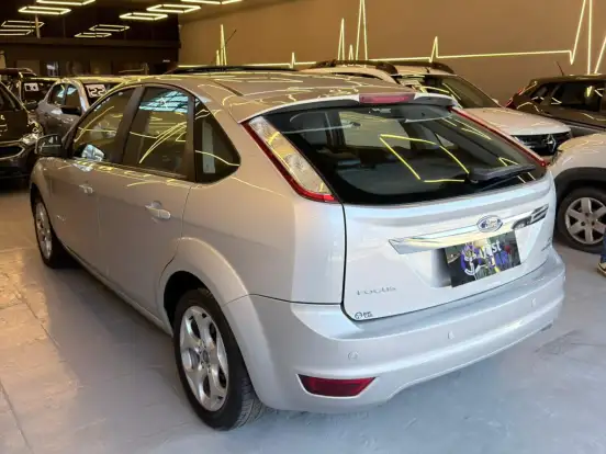 FORD-FOCUS-2.0 TITANIUM HATCH 16V FLEX 4P AUTOMÁTICO FORD-FOCUS-2013