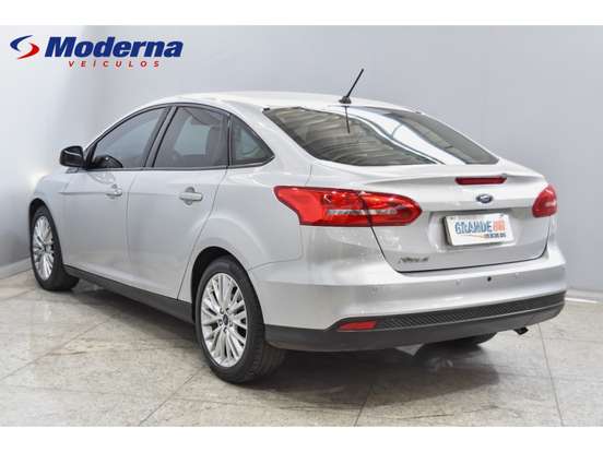 FORD-FOCUS-2017