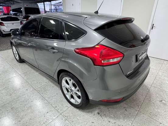 FORD-FOCUS-2.0 SE PLUS SEDAN 16V FLEX 4P POWERSHIFT FORD-FOCUS-2015