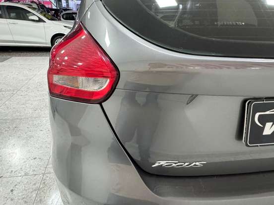 FORD-FOCUS-2.0 SE PLUS SEDAN 16V FLEX 4P POWERSHIFT FORD-FOCUS-2015