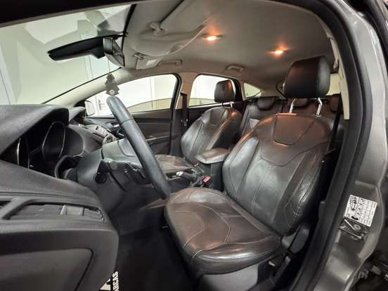 FORD-FOCUS-2015