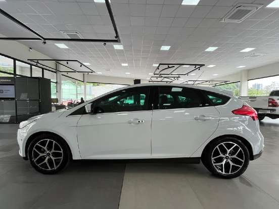 FORD-FOCUS-2015