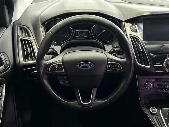 FORD-FOCUS-2.0 TITANIUM FASTBACK 16V FLEX 4P POWERSHIFT FORD-FOCUS-2015