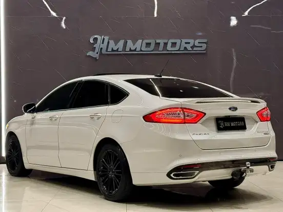 FORD-FUSION-2015