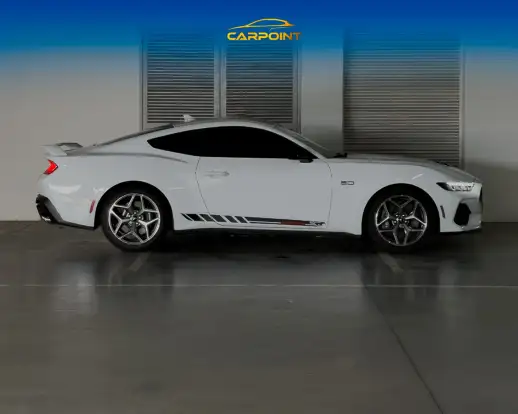 FORD-MUSTANG-2024