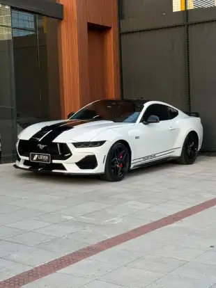 FORD-MUSTANG-2024