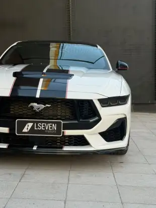 FORD-MUSTANG-2024
