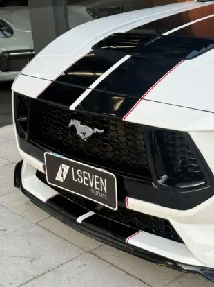 FORD-MUSTANG-2024