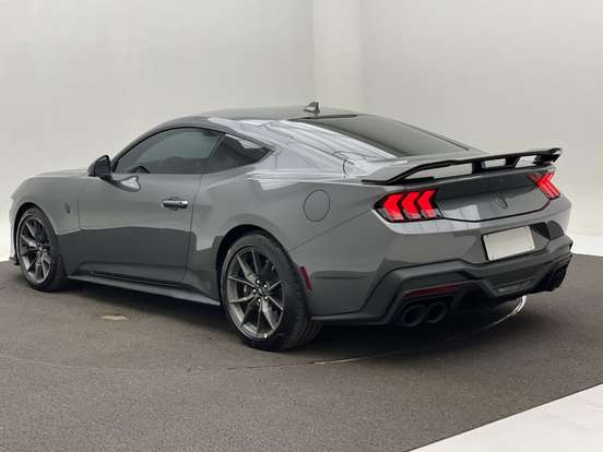 FORD-MUSTANG-2025