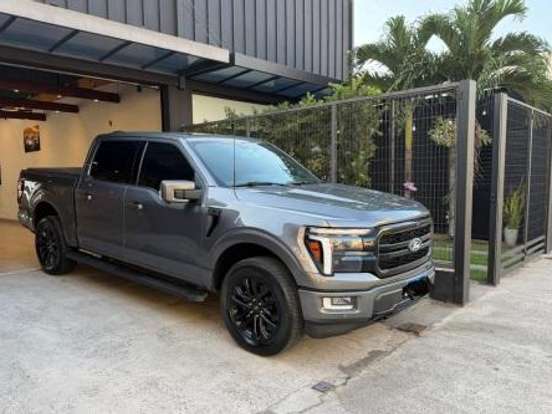 FORD-F-150-5.0 V8 GASOLINA CD LARIAT BLACK FX4 AUTOMÁTICO FORD-F-150-2024