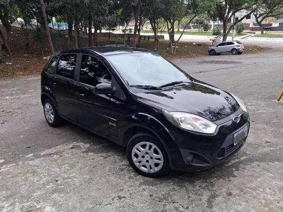 FORD-FIESTA-2010