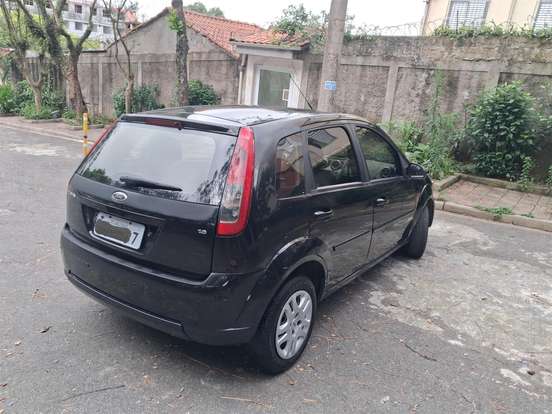 FORD-FIESTA-2010