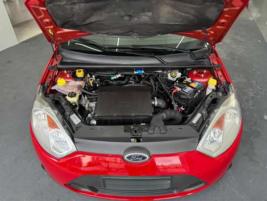 FORD-FIESTA-2014