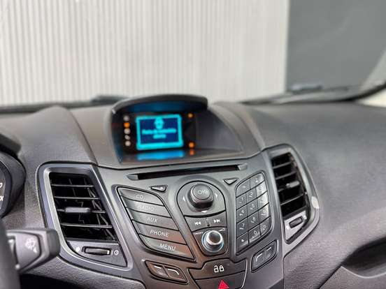 FORD-FIESTA-1.6 SE SEDAN 16V FLEX 4P POWERSHIFT FORD-FIESTA-2013