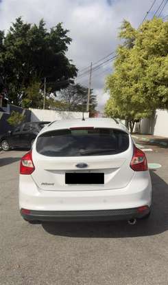 FORD-FOCUS-2015