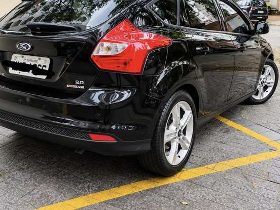 FORD-FOCUS-2.0 SE 16V FLEX 4P POWERSHIFT FORD-FOCUS-2013