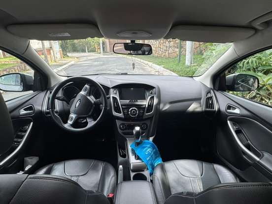FORD-FOCUS-2.0 SE PLUS 16V FLEX 4P POWERSHIFT FORD-FOCUS-2014