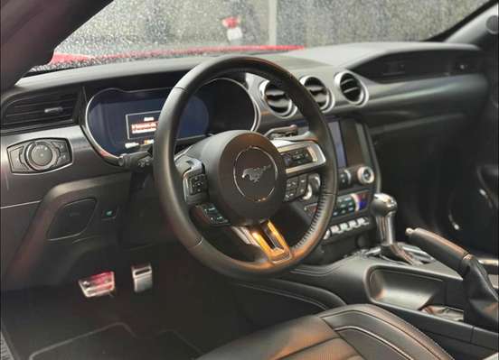 FORD-MUSTANG-2022